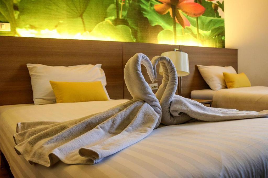 Hotel Dluxx Thammasat Pathum Thani Exterior foto